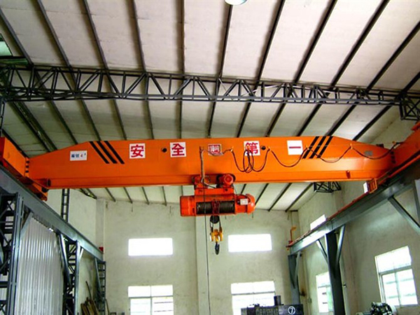 LD電(dian)動(dong)單(dan)樑起(qi)重機