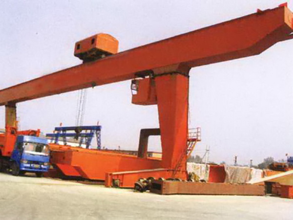 MDG32T單主(zhu)樑偏(pian)掛(gua)龍門起(qi)重(zhong)機(ji)